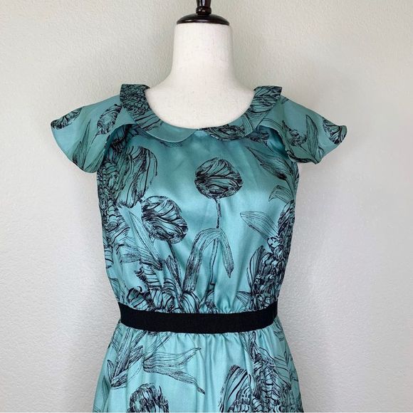 Elegant Floral Blue Dress - Picture 2 of 10